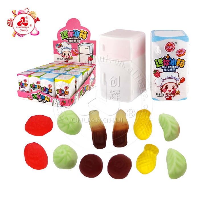 Bonbons mous gommeux assortis avec des bonbons en forme de mini-réfrigérateur de dessin animé