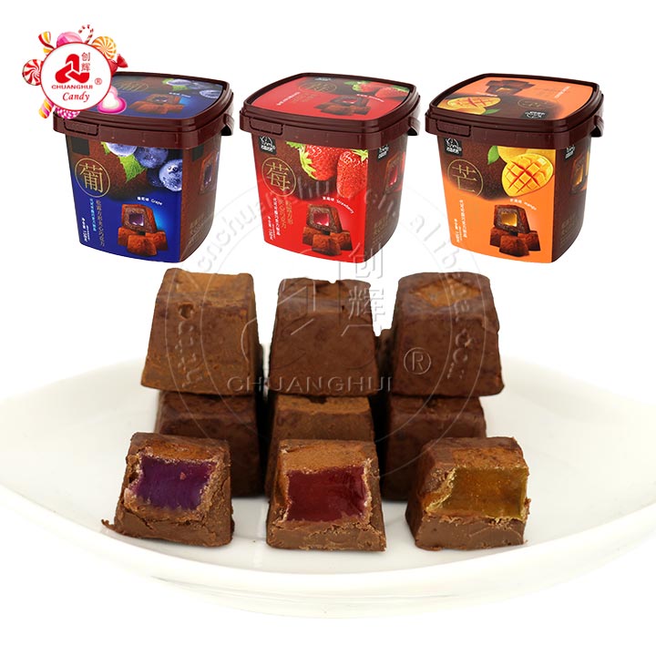 Forme de cube de fruits enrobés de poudre de truffe cube de chocolat sandwich doux bonbons au chocolat