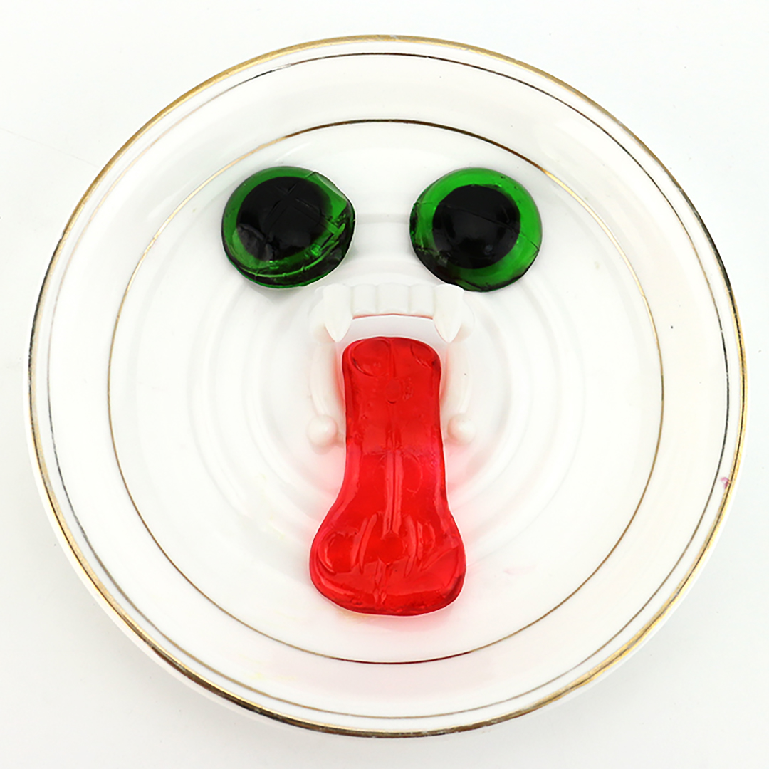 Halloween monster candy 3D eyeball and tongue soft gummy candy with bucktooth toy CH-T1213