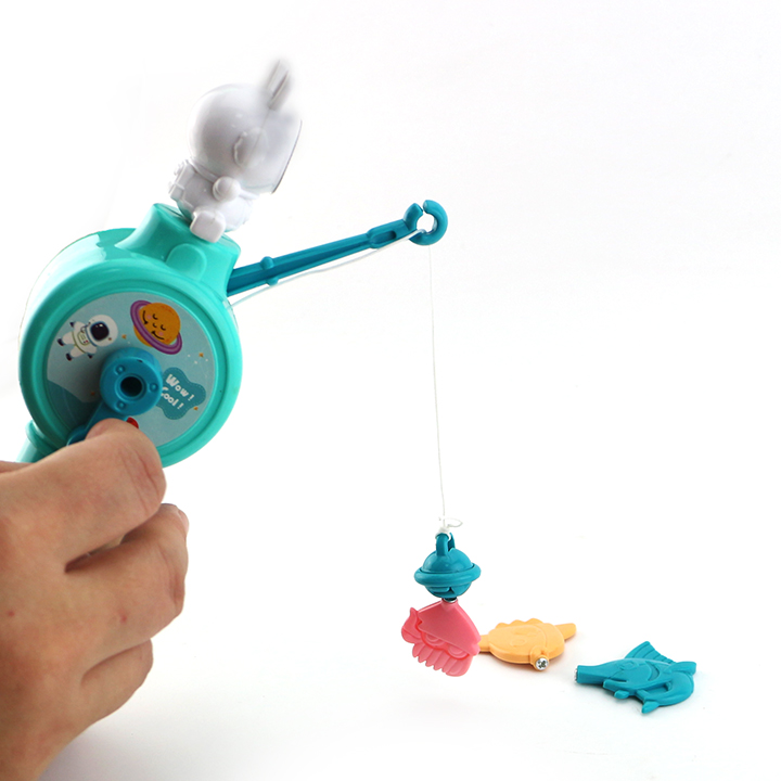 Cartoon astronaut fishing game toy candy CH-TB203