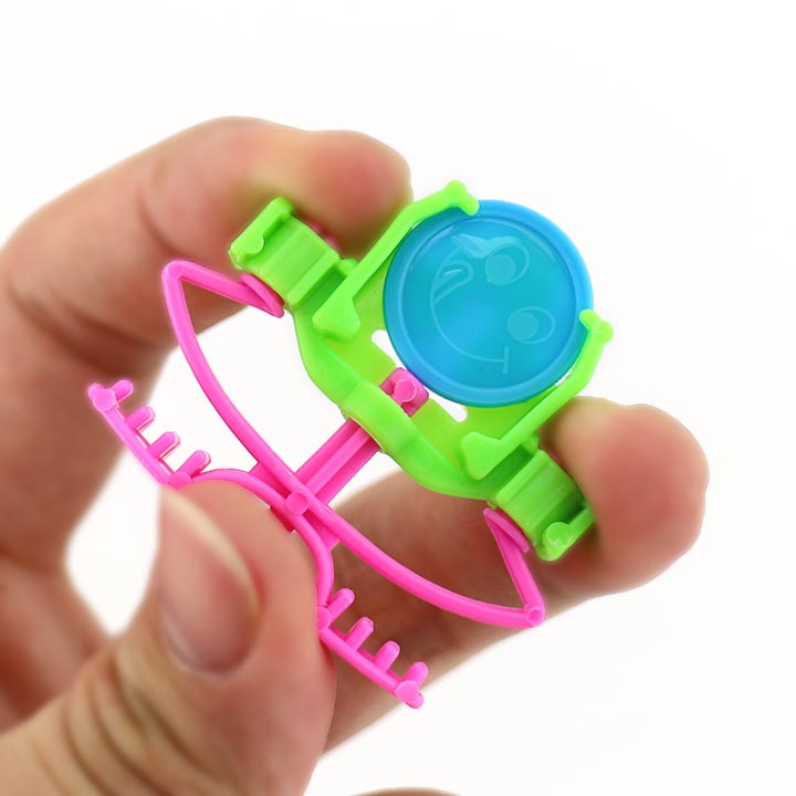Finger ejection smiling face expression flying saucer toy candy wiht jelly bean candy CH-T1280
