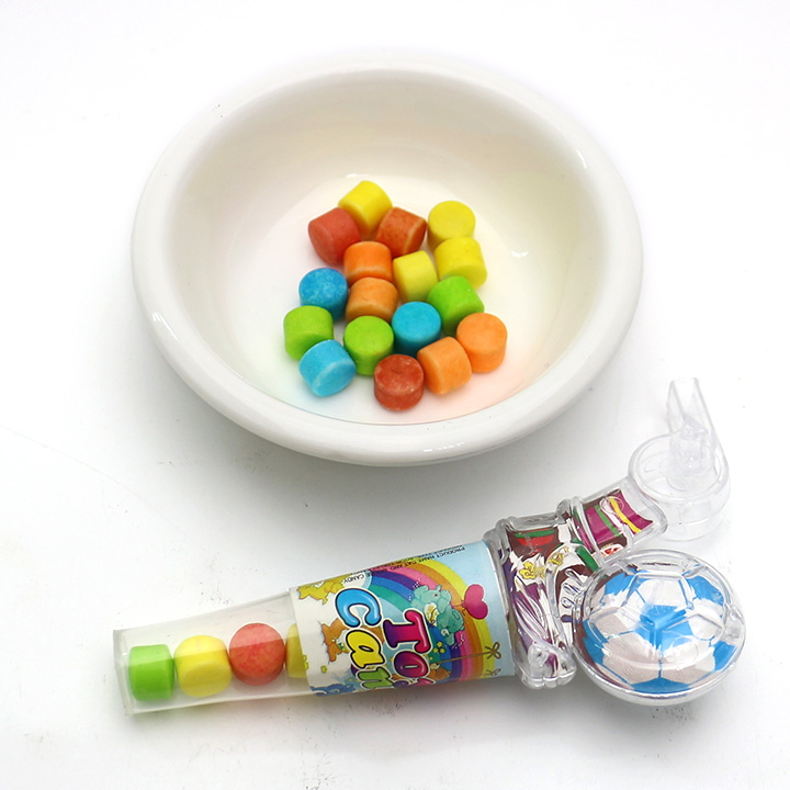 Cartoon playing football whistle toy candy CH-T1301