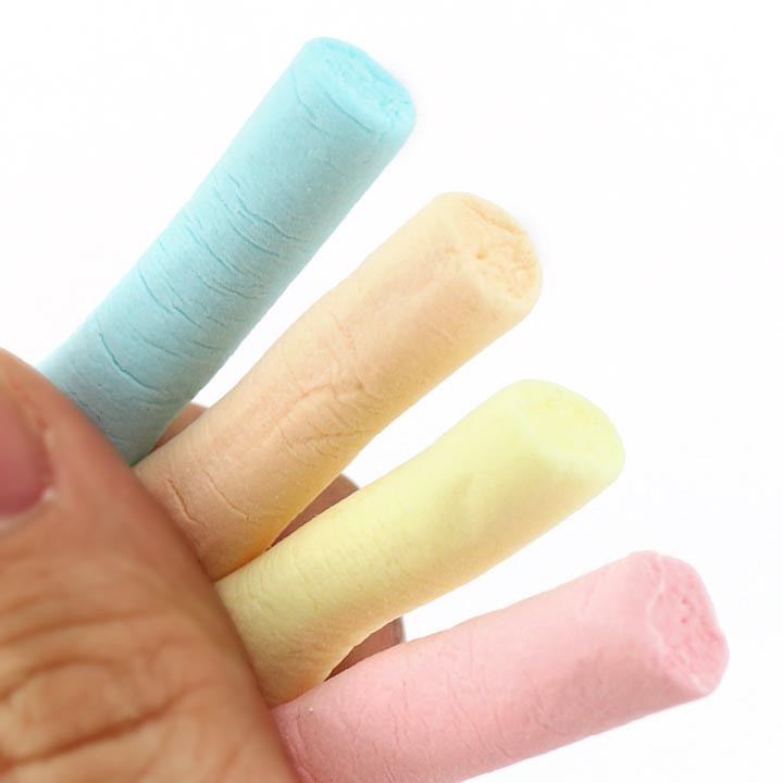Mini Noodle shaped marshmallows with colorful puffed candy CH-M185