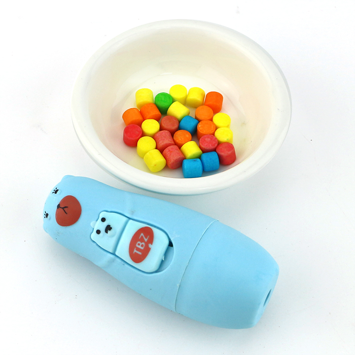 Cartoon hugging bear shaped jar toy candy N708