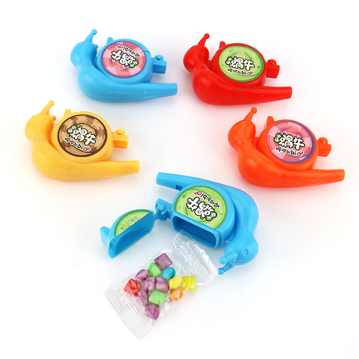 Cartoon snail shaped whistle toy candy with mini bubble gum CH-T1351