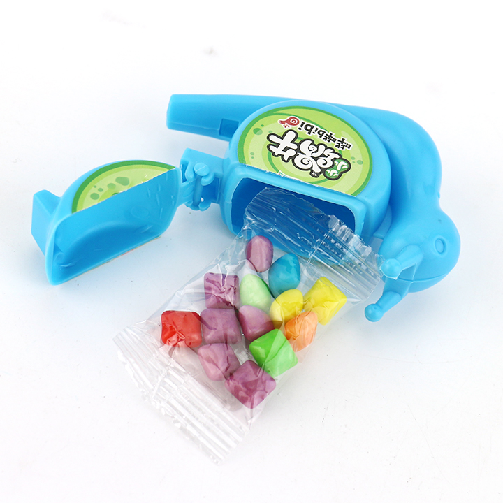 Cartoon snail shaped whistle toy candy with mini bubble gum CH-T1351