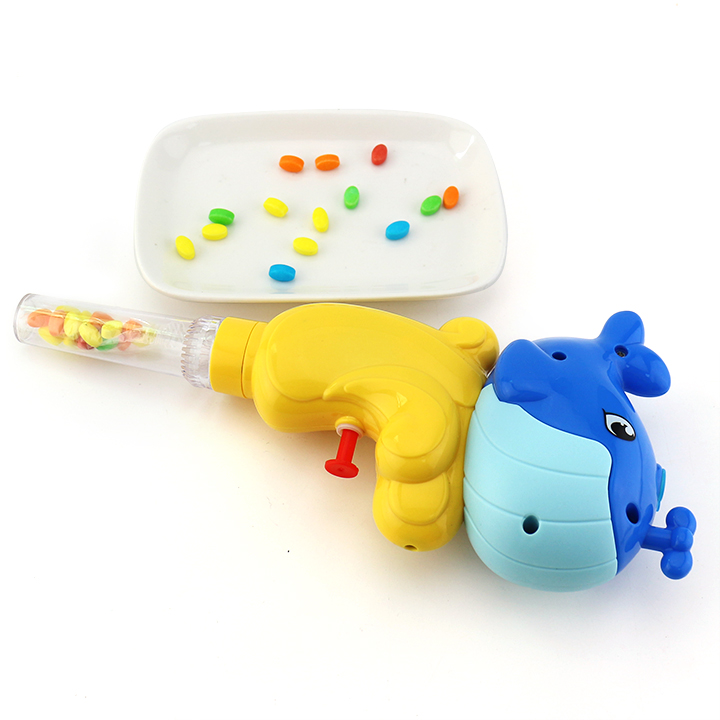 Cartoon humpback whale shaped water gun press spray water toy candy CH-TB236
