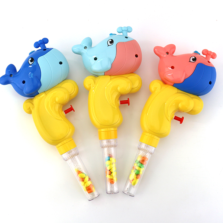 Cartoon humpback whale shaped water gun press spray water toy candy CH-TB236