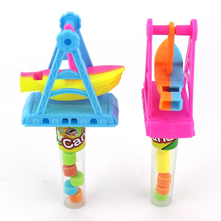 Cartoon Swinging Pirate Ship Shape Whistle Toy Candy CH-T1370
