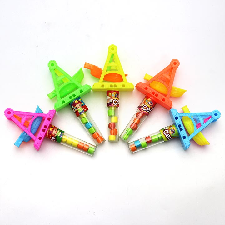 Cartoon Swinging Pirate Ship Shape Whistle Toy Candy CH-T1370