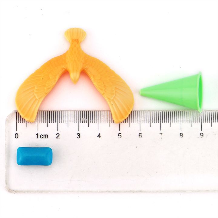 Mini plastic balance bird balance eagle toy with mini bubble gum candy CH-T1381