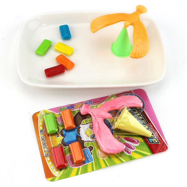 Mini plastic balance bird balance eagle toy with mini bubble gum candy CH-T1381
