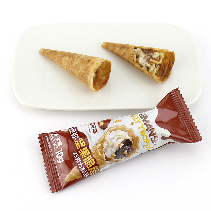 Crispy Ice Cream Cone Biscuit With Chocolate Cream and crushed nuts CH-D146