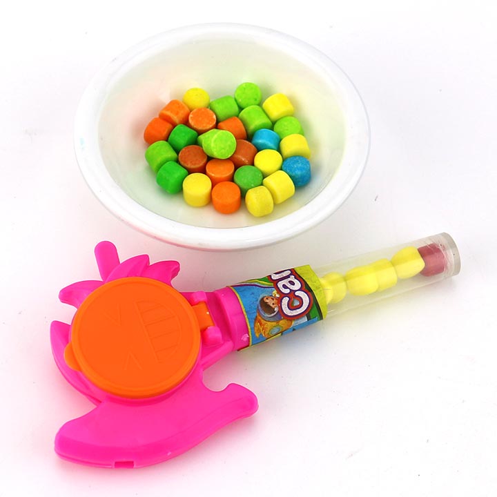 Cartoon Shooting Flying Saucer Whistle Axe Shaped Catapult Toy Candy CH-T1431