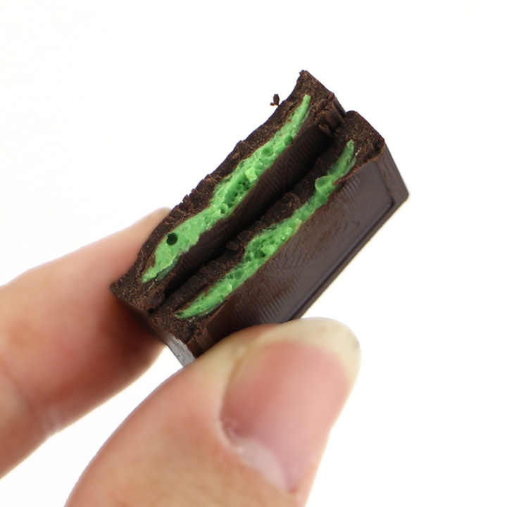 High quality Thin block Dubai chocolate with pistachio nut jam filling CH-BC170