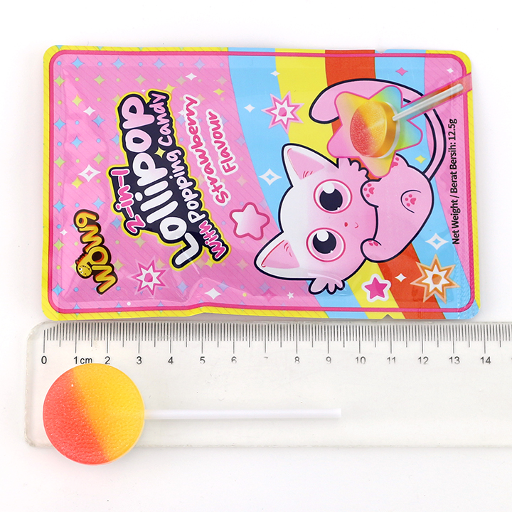 2026 Cola and strawberry flavor 2-in-1 Round Flat Shaped Hard Lollipop with Popping Candy in Bag CH-B393