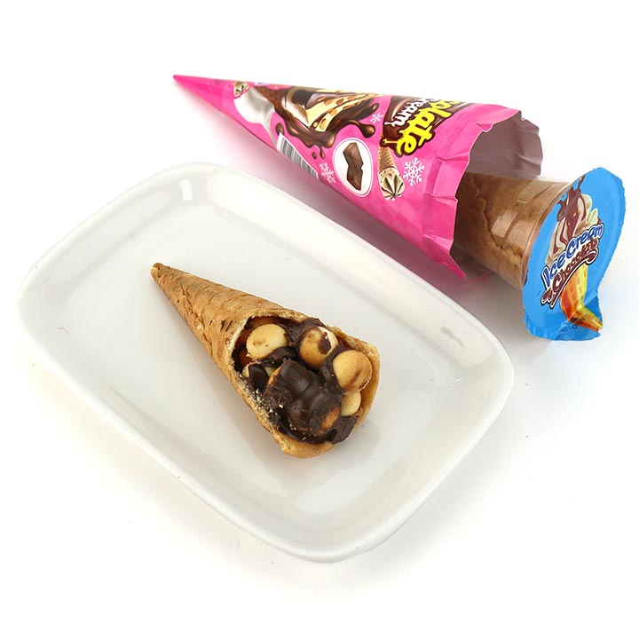 Chocolate Ice Cream Cone Shaped Wafer Filled Choco Jam and Crispy Biscuit Balls in Display Stand CH-BC180