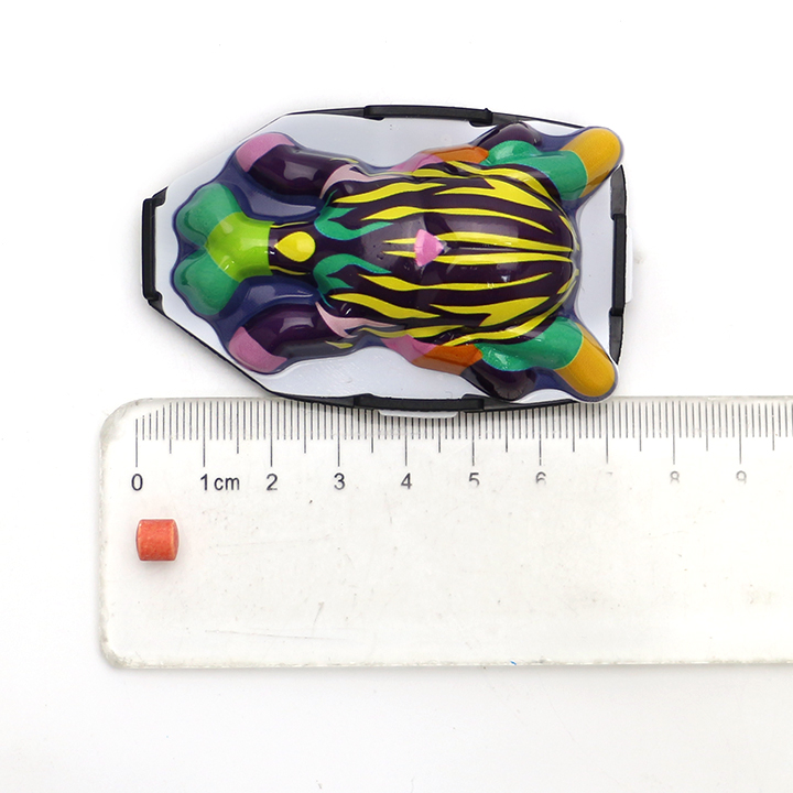 Cartoon Wall-Sliding Insect Car Toy Candy T1482