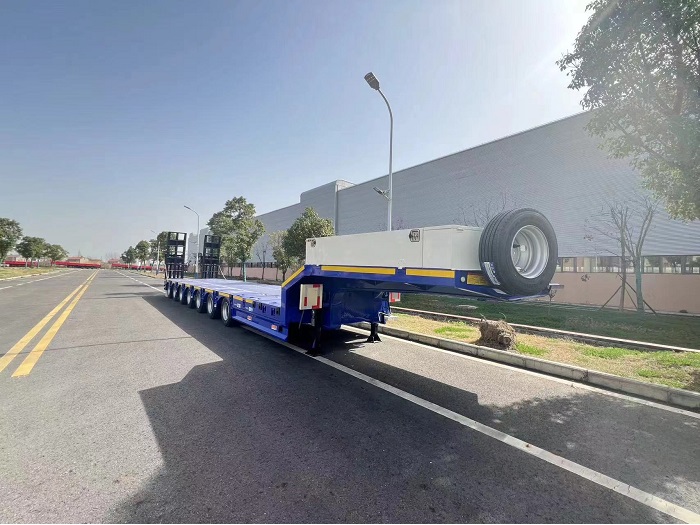 Multi-axis extendable low loader trailer