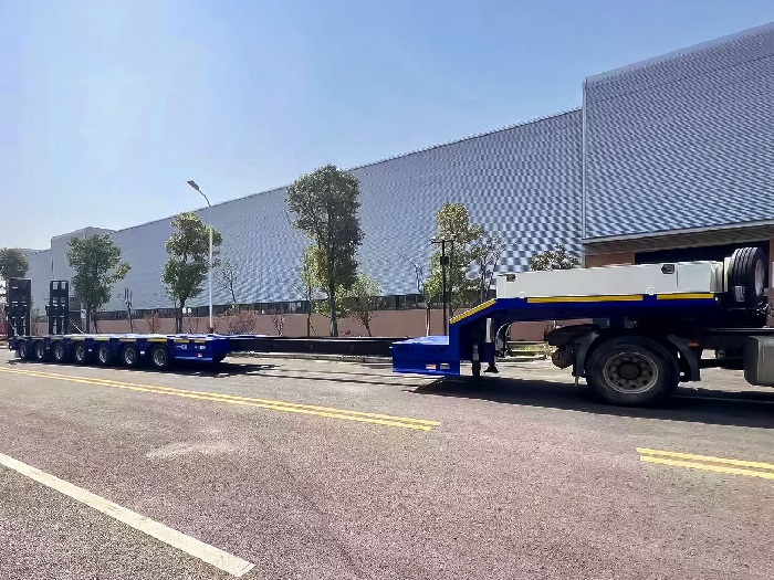 Multi-axis extendable low loader trailer
