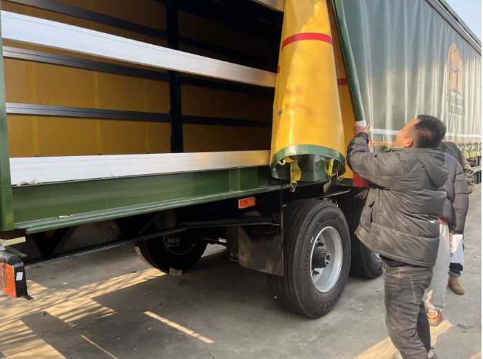 Shandong 40ft Van Box Curtain Side Semi Trailer