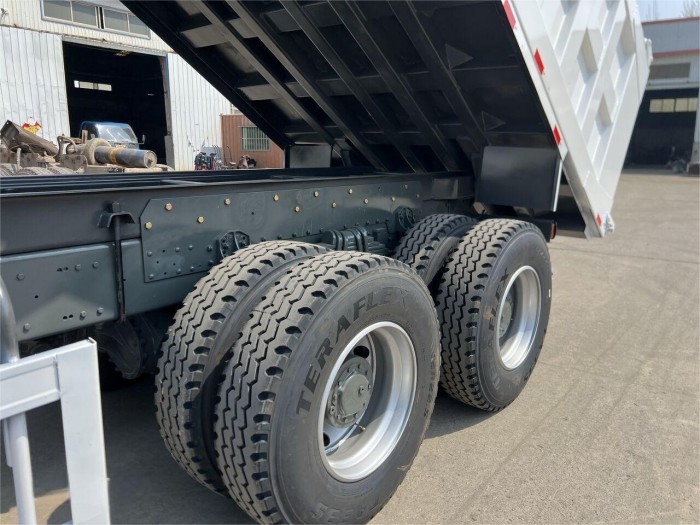 371 tipper truck