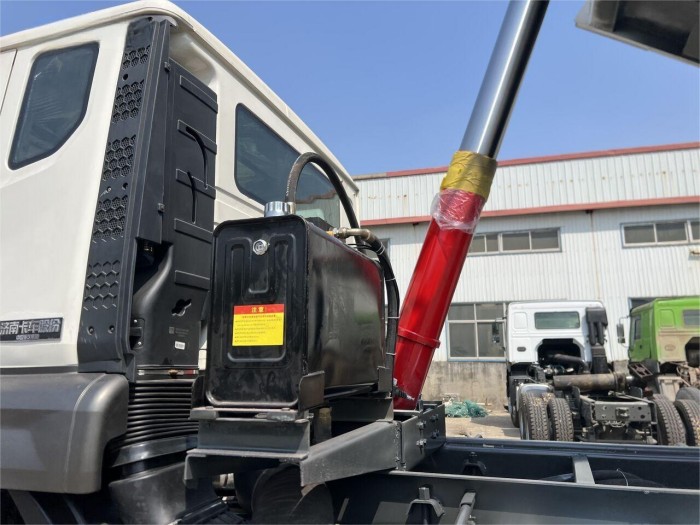howo tipper truck