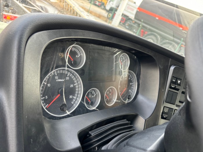 howo NX tractor truck