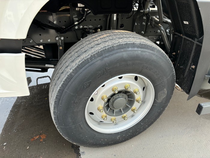 trailer tractor truck head