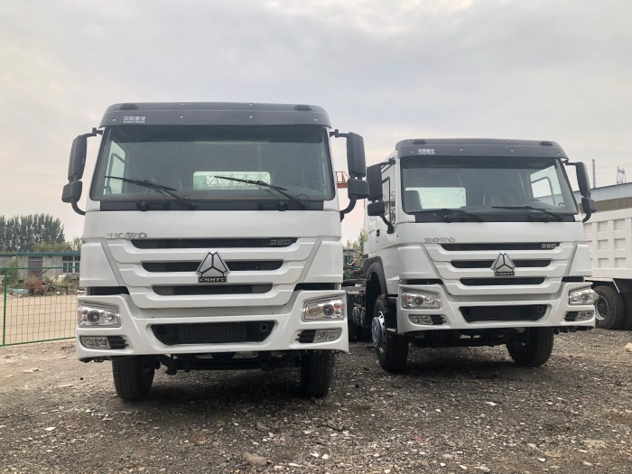 Sinotruk Howo 6x4 380HP Tractor Truck for Sale