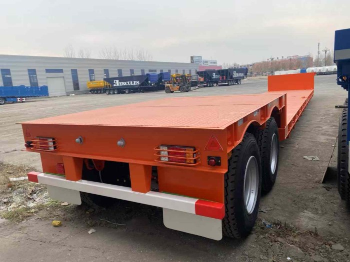 2 Axles Lowboy Cargo Semi Truck Trailer