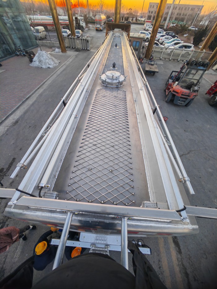 crude oil tanker trailer