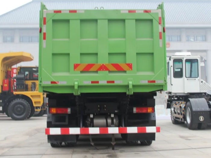 China Truck Price Shacman H3000 8X4 Tipper Truck