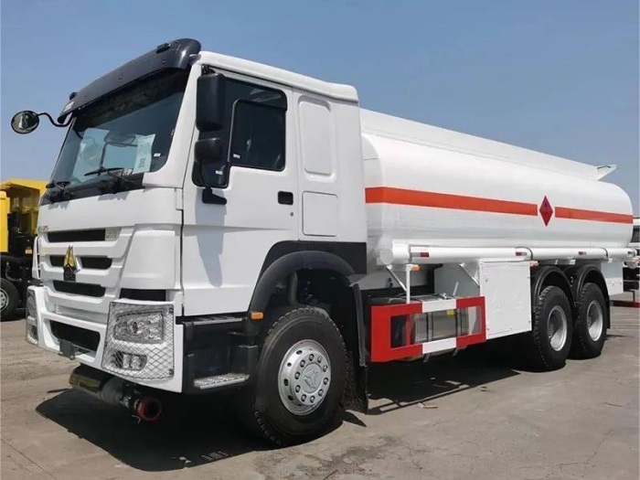 Oil Transportation Howo 6x4 Fuel Tanker Truck