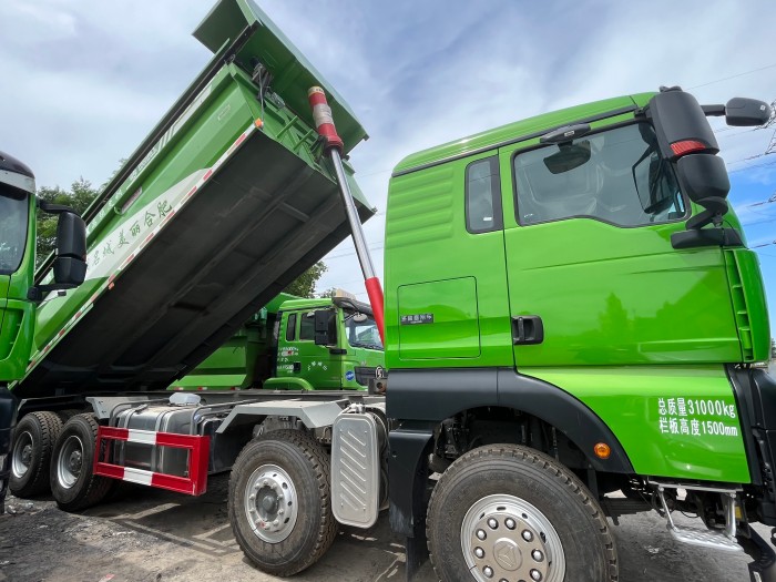 Sinotruck Sitrak G7 460 HP 8*4 Dumper Truck