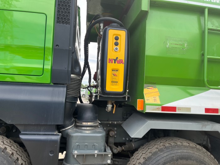 dumper truck