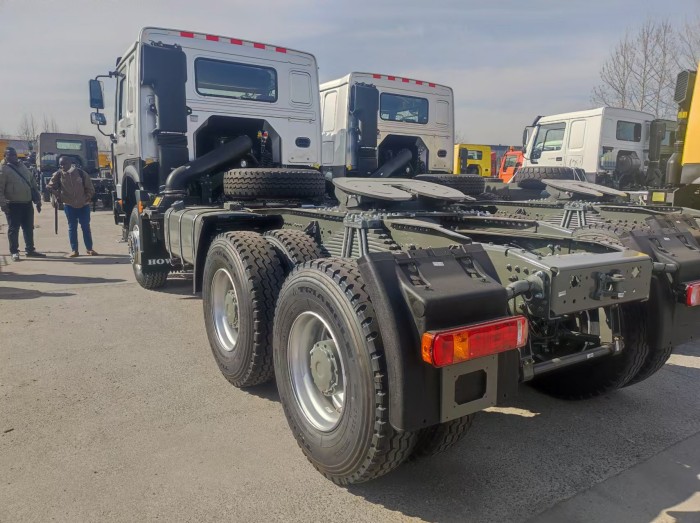 SINOTRUK 10 Wheeler 430HP Howo Tractor Truck