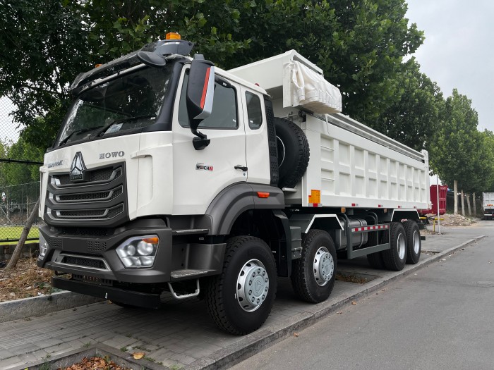 Sinotruck Howo NX 400hp Tipper Truck 8x4 Dump Truck