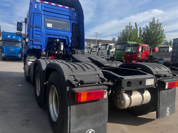 Shacman M3000 6x4 Diesel Truck Tractor Head