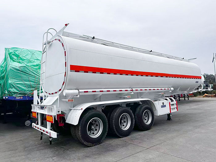 3-Axle Tanker Semi-Trailer Export
