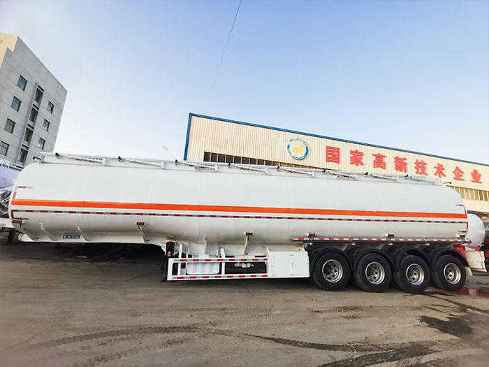 4-Axle 55m³ 6-Compartment Oil Tanker Semi-Trailer