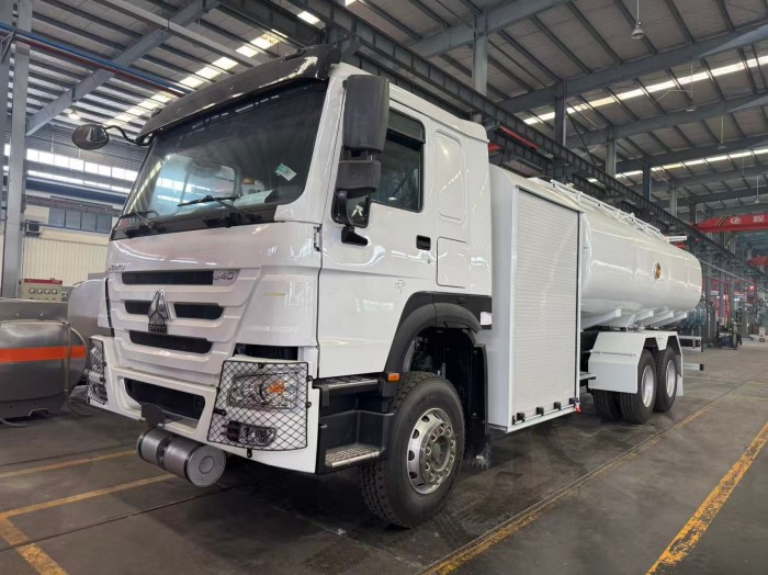 Sinotruk Aviation Fuel Refueling Truck