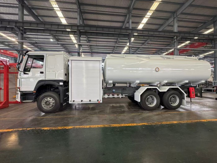 Sinotruk Aviation Fuel Refueling Truck