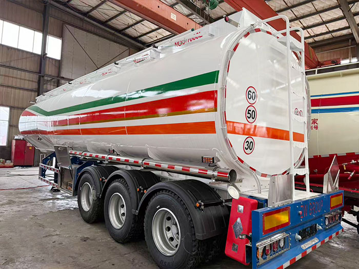 ZW Group's 3-Axle Oil Tank Semi-Trailer