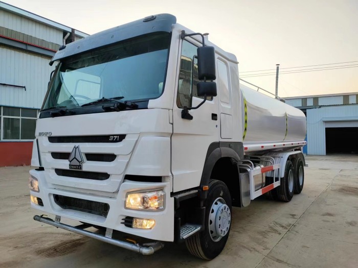 HOWO 371HP 6*4 Water Sprinkler Tanker Truck