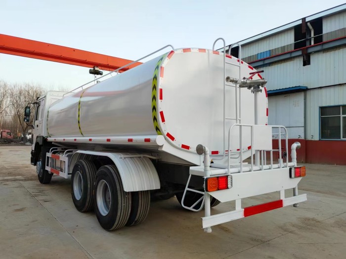 HOWO 371HP 6*4 Water Sprinkler Tanker Truck