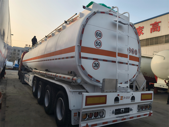 Peraturan keselamatan untuk semi trailer tangki minyak