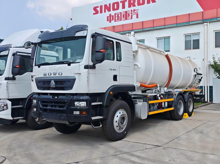 Vacuum Sewer Suction Truck | HOWO 6x4