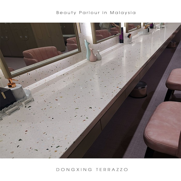 マレーシアのビューティーパーラーのテーブルトップとフローリングタイルにDongxing Terrazzoを適用