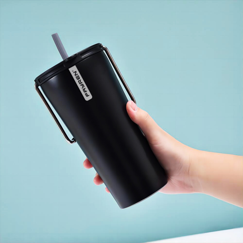 Bicchiere con coperchio e cannuccia Tazze da viaggio isolate sotto vuoto a doppia parete Tazze da caffè durevoli in acciaio inossidabile verniciate a polvere per bevande calde e fredde